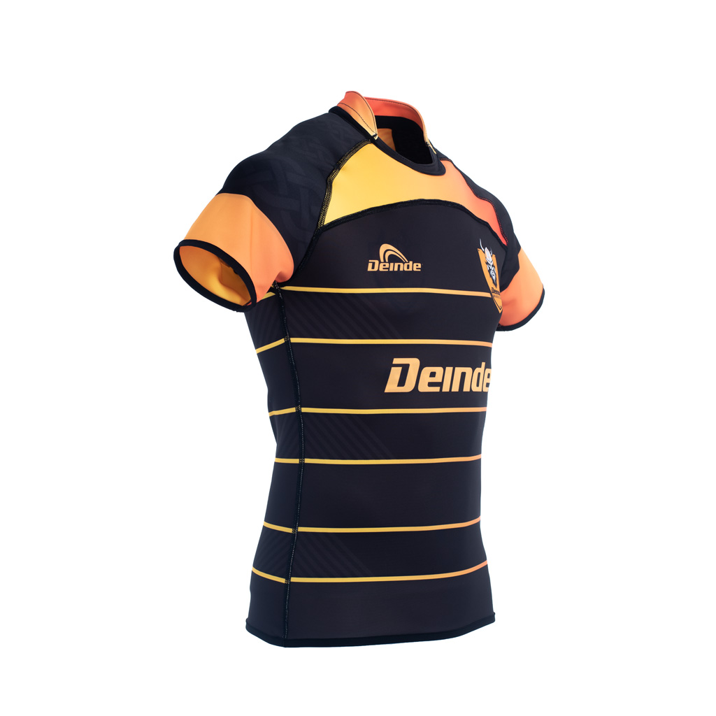 Modelo Camiseta Rugby DinD VivA Reversible