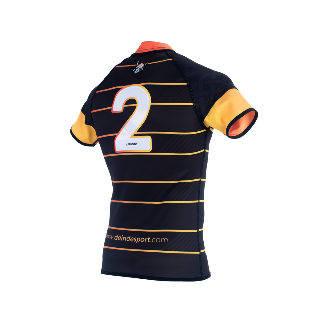 Modelo Camiseta Rugby DinD VivA Reversible